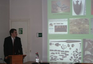 Uzstājas Artūrs Tomsons